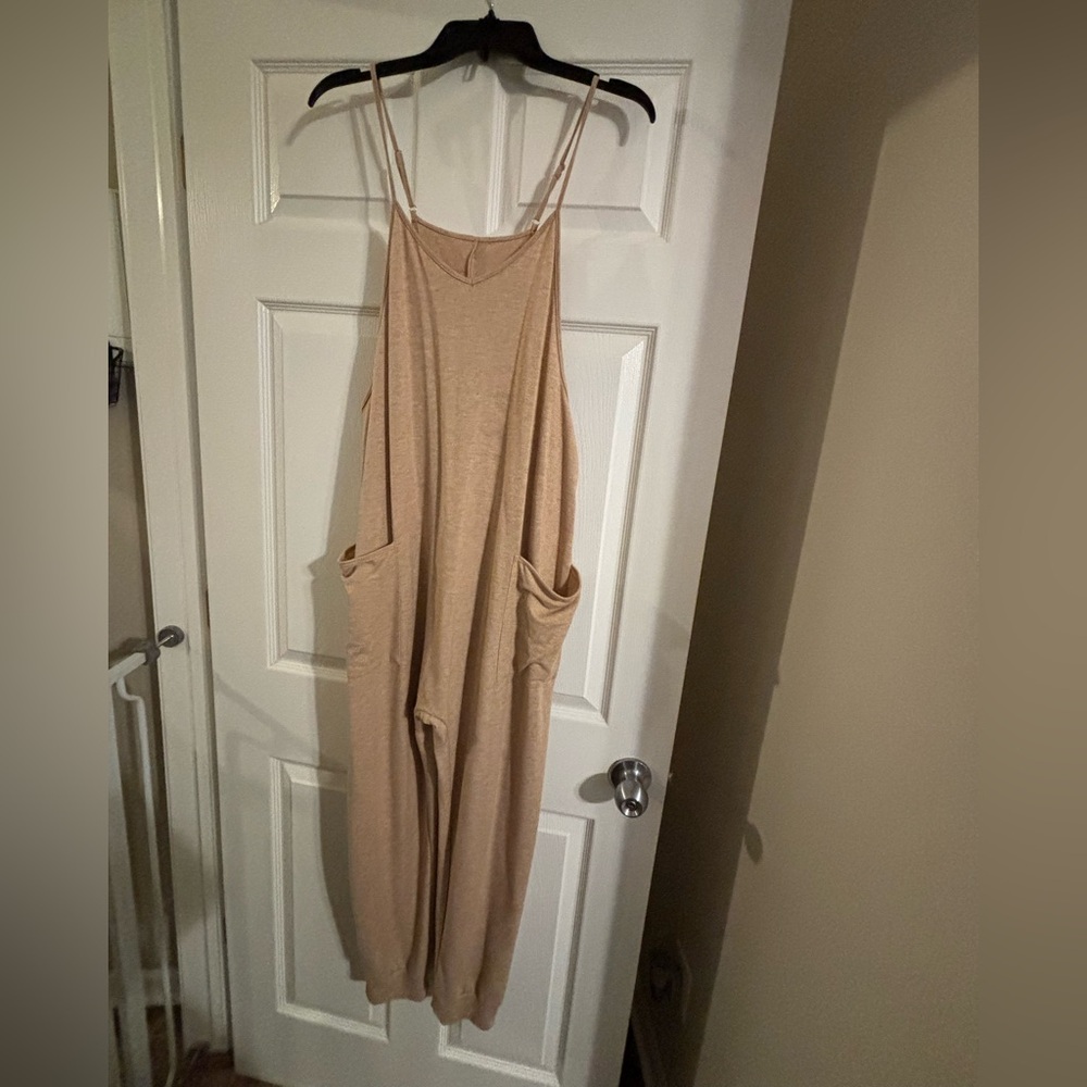 Jumper, Tan. Size Medium